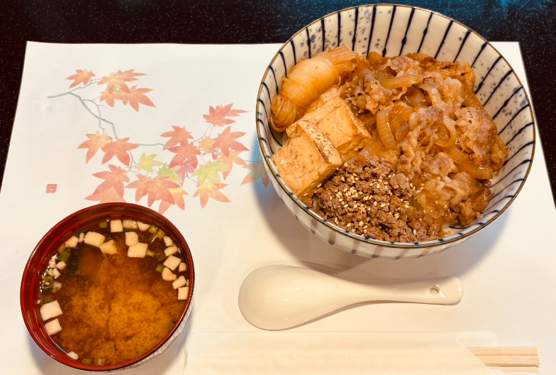 ▼ 神戶牛壽喜燒丼 ▼ 神戶牛壽喜燒丼