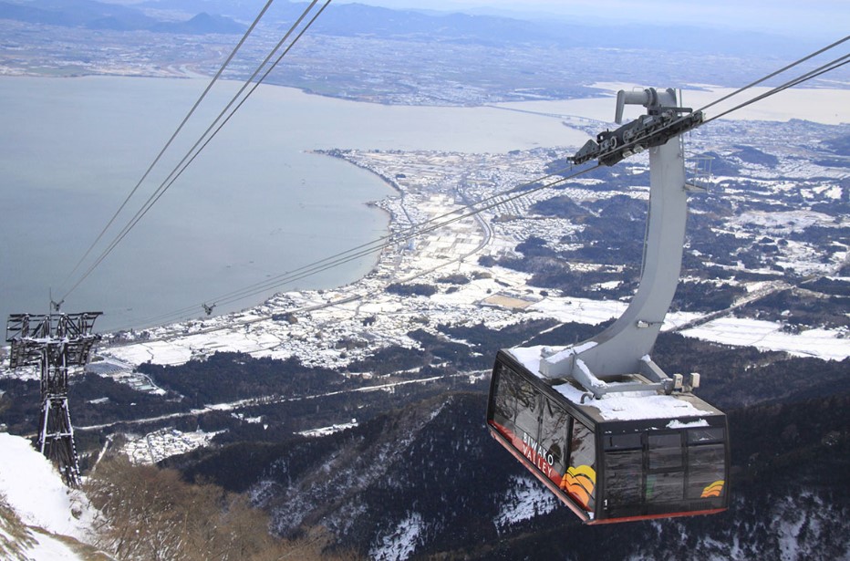 ▼ 費用包含纜車，讓您登上琵琶湖谷滑雪場
